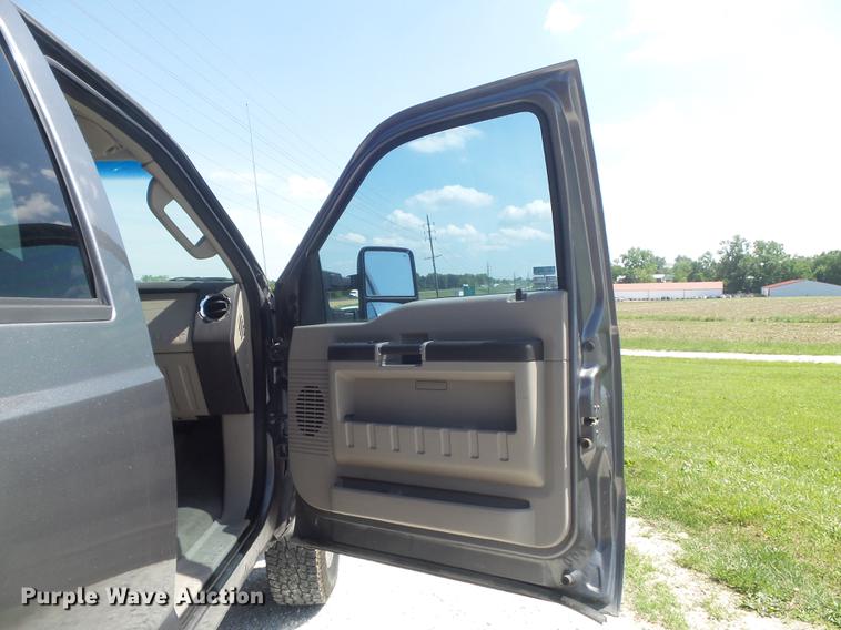 image for item DD7173 2009 Ford F250 Super Duty XLT Crew Cab pickup truck