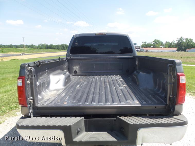image for item DD7173 2009 Ford F250 Super Duty XLT Crew Cab pickup truck
