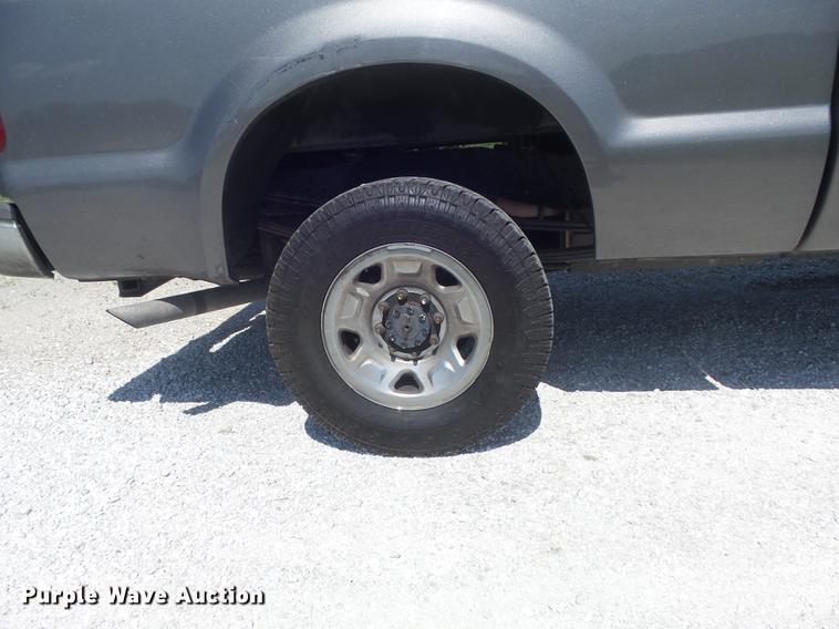 image for item DD7173 2009 Ford F250 Super Duty XLT Crew Cab pickup truck