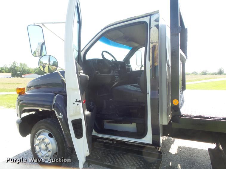 image for item DD7174 2004 GMC C4500 flat dump bed truck