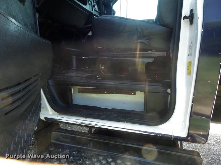 image for item DD7174 2004 GMC C4500 flat dump bed truck