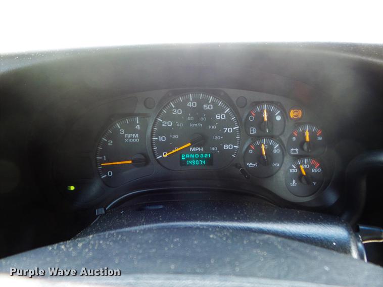 image for item DD7174 2004 GMC C4500 flat dump bed truck