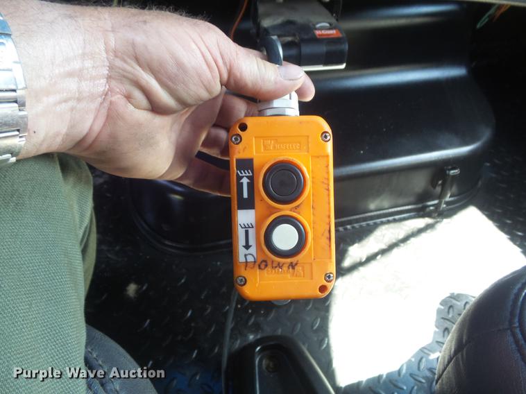 image for item DD7174 2004 GMC C4500 flat dump bed truck