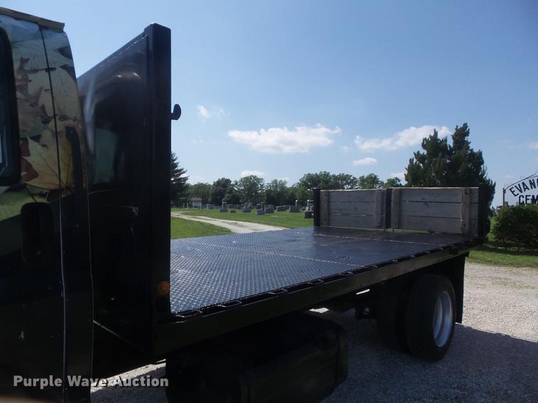 image for item DD7174 2004 GMC C4500 flat dump bed truck