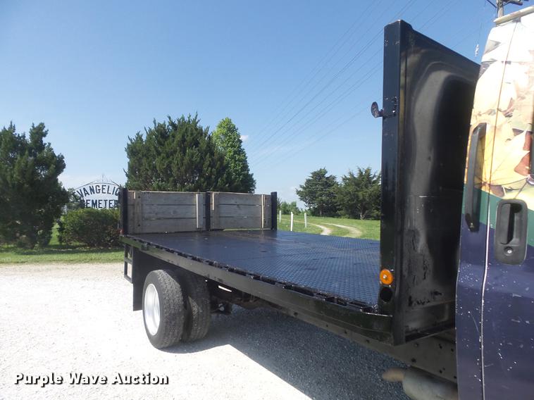 image for item DD7174 2004 GMC C4500 flat dump bed truck