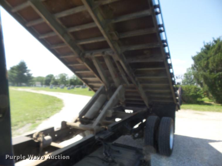 image for item DD7174 2004 GMC C4500 flat dump bed truck