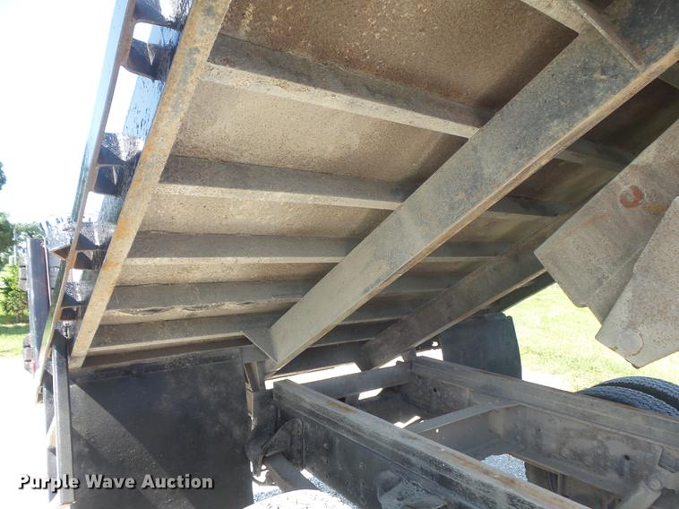 image for item DD7174 2004 GMC C4500 flat dump bed truck