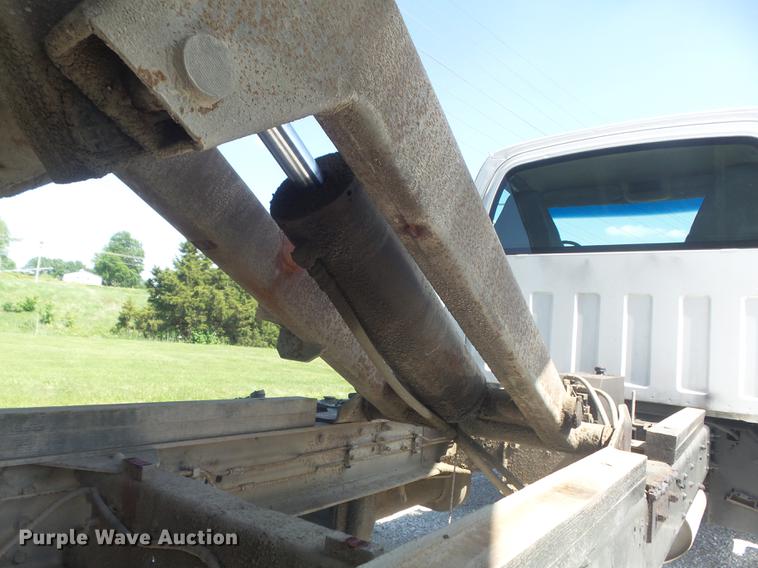 image for item DD7174 2004 GMC C4500 flat dump bed truck