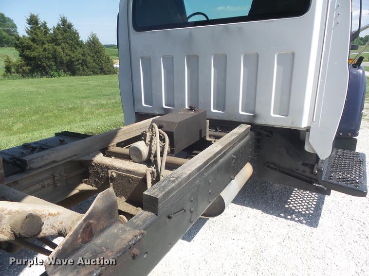 image for item DD7174 2004 GMC C4500 flat dump bed truck