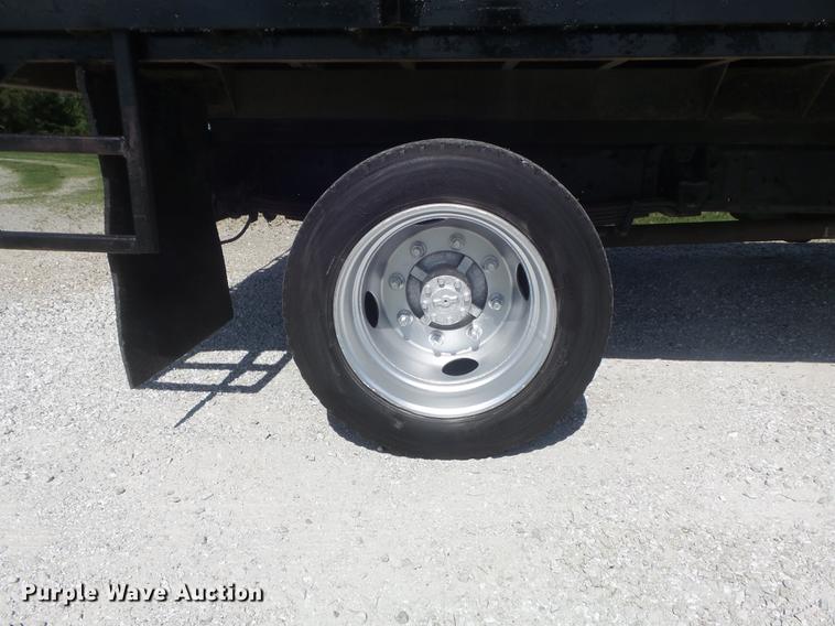 image for item DD7174 2004 GMC C4500 flat dump bed truck