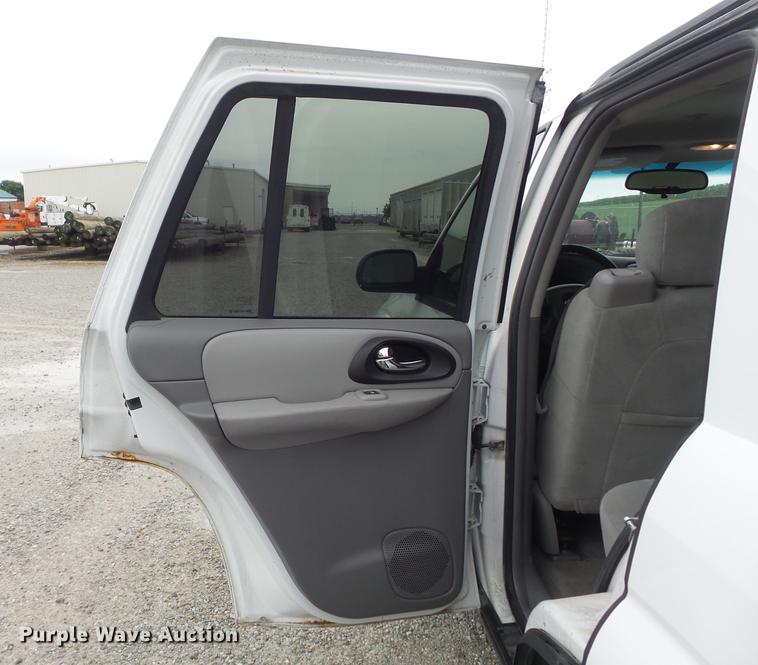 image for item DD7203 2005 Chevrolet TrailBlazer LS SUV