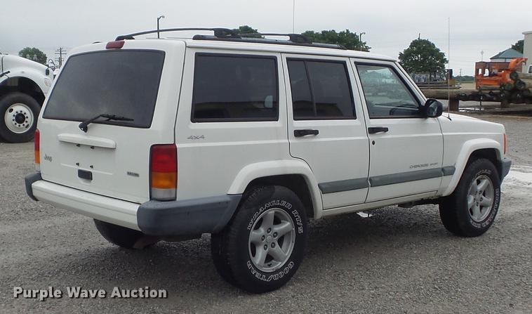 image for item DD7204 2001 Jeep Cherokee Sport SUV