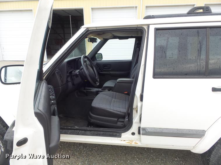 image for item DD7204 2001 Jeep Cherokee Sport SUV