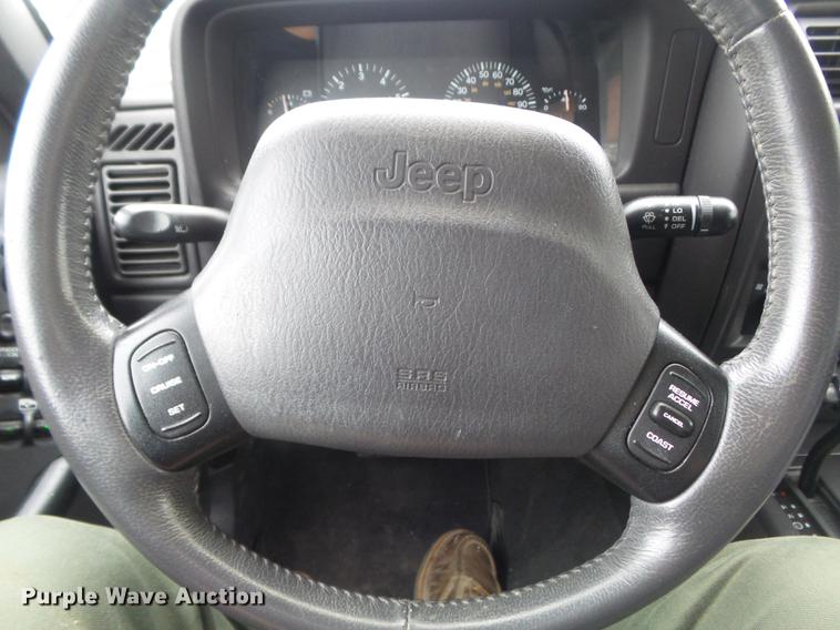 image for item DD7204 2001 Jeep Cherokee Sport SUV