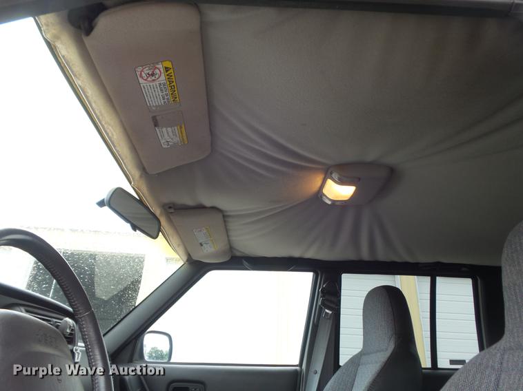 image for item DD7204 2001 Jeep Cherokee Sport SUV