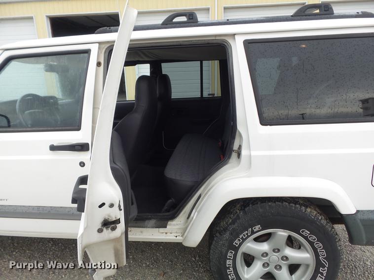 image for item DD7204 2001 Jeep Cherokee Sport SUV