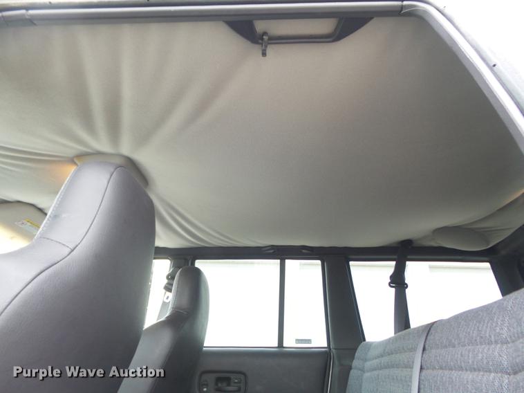 image for item DD7204 2001 Jeep Cherokee Sport SUV