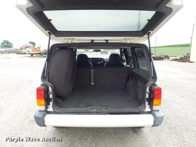 image for item DD7204 2001 Jeep Cherokee Sport SUV