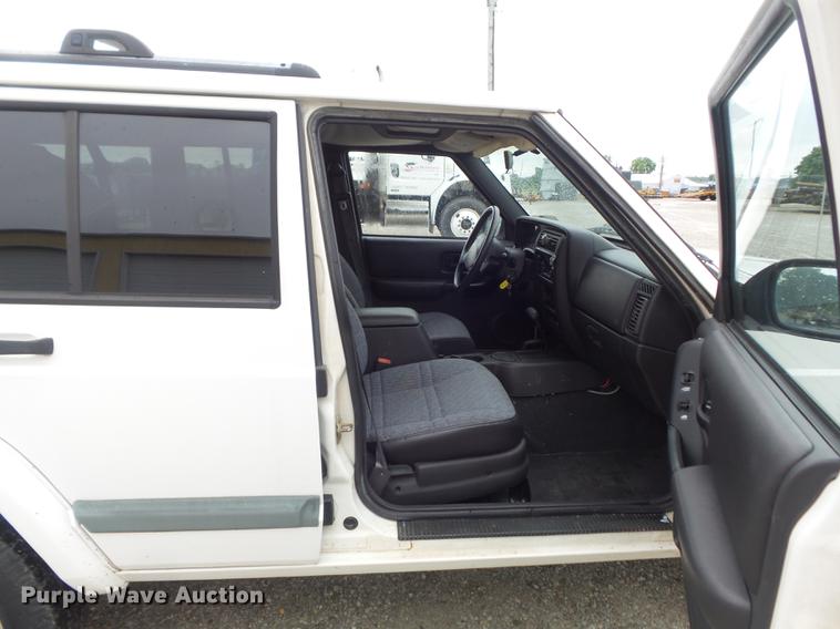 image for item DD7204 2001 Jeep Cherokee Sport SUV