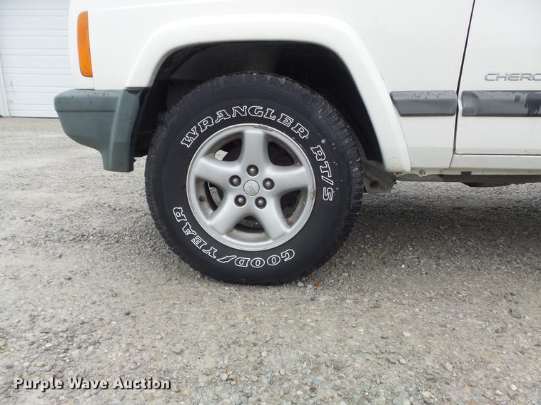 image for item DD7204 2001 Jeep Cherokee Sport SUV