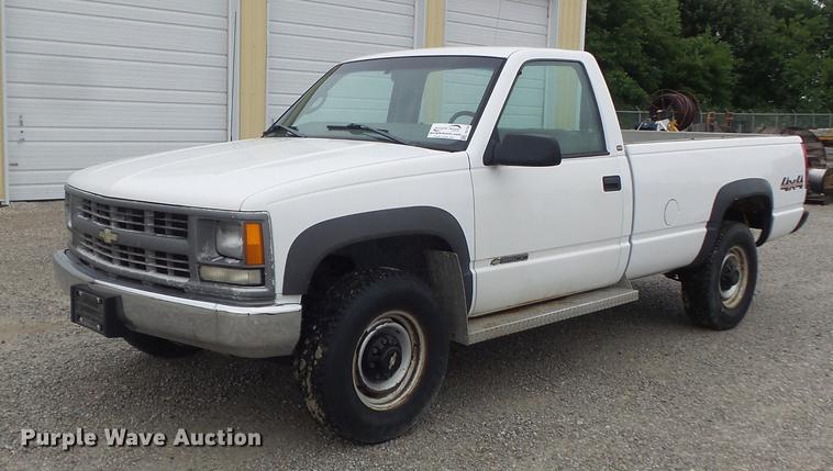 image for item DD7205 1998 Chevrolet Cheyenne 3500 pickup truck