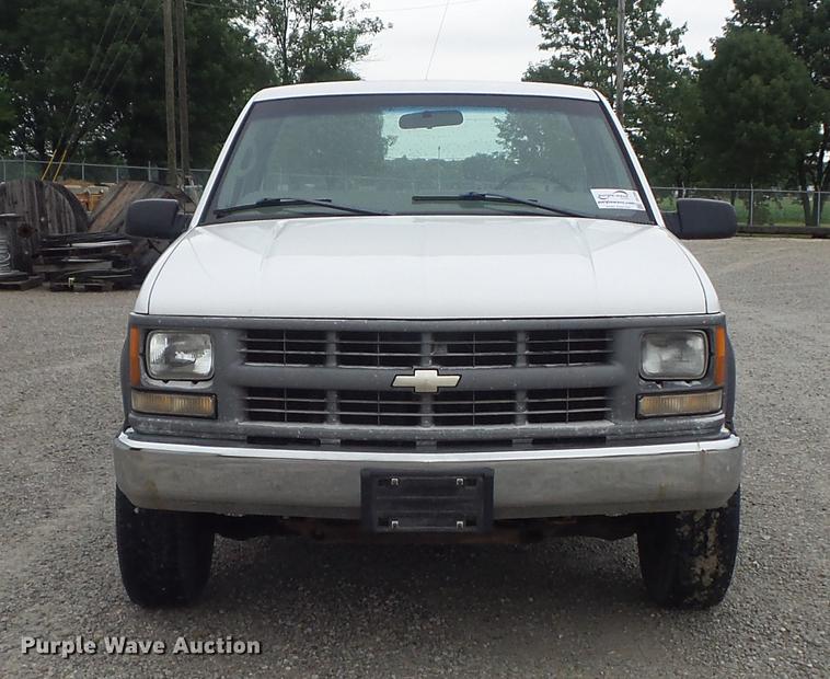 image for item DD7205 1998 Chevrolet Cheyenne 3500 pickup truck