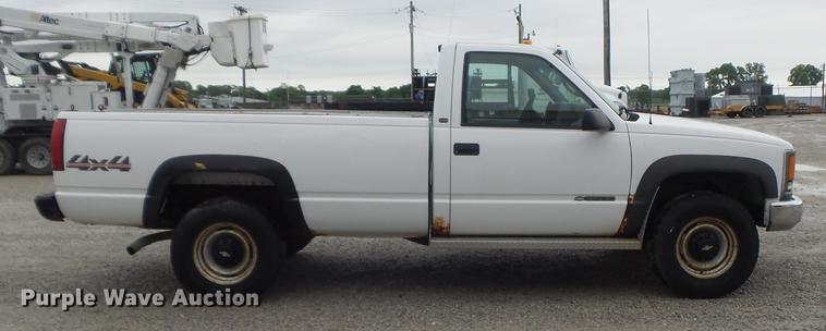 image for item DD7205 1998 Chevrolet Cheyenne 3500 pickup truck