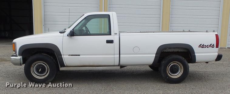 image for item DD7205 1998 Chevrolet Cheyenne 3500 pickup truck