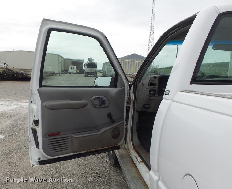 image for item DD7205 1998 Chevrolet Cheyenne 3500 pickup truck