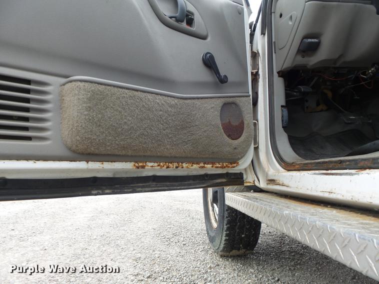 image for item DD7205 1998 Chevrolet Cheyenne 3500 pickup truck