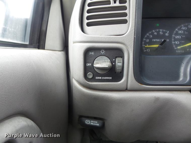 image for item DD7205 1998 Chevrolet Cheyenne 3500 pickup truck