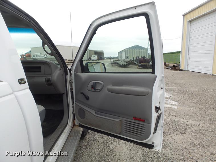 image for item DD7205 1998 Chevrolet Cheyenne 3500 pickup truck