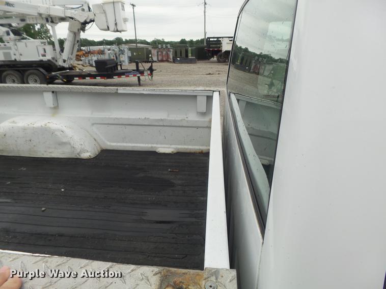 image for item DD7205 1998 Chevrolet Cheyenne 3500 pickup truck