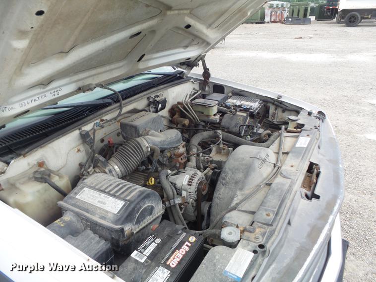 image for item DD7205 1998 Chevrolet Cheyenne 3500 pickup truck