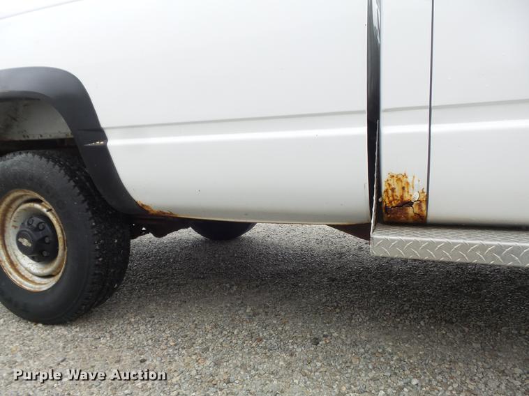 image for item DD7205 1998 Chevrolet Cheyenne 3500 pickup truck