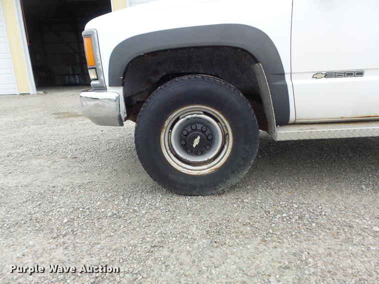image for item DD7205 1998 Chevrolet Cheyenne 3500 pickup truck