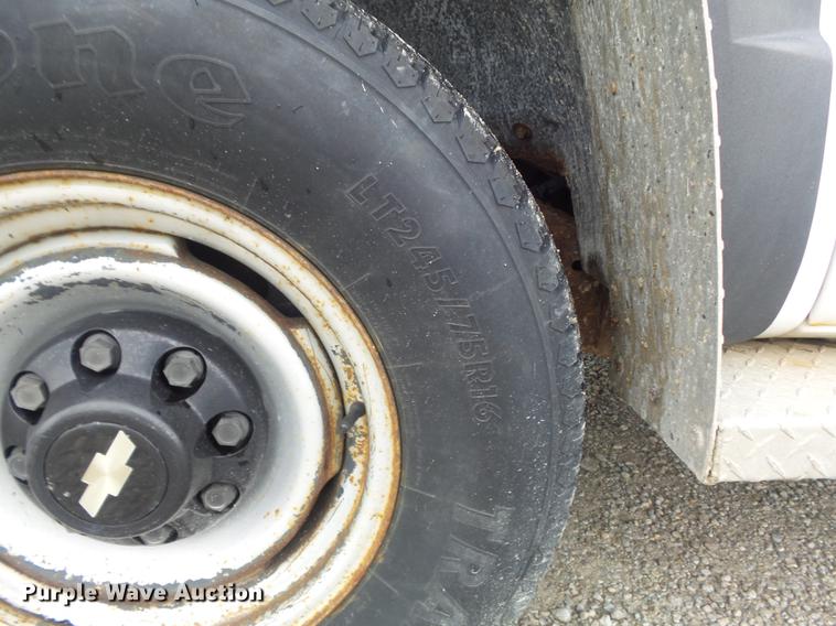 image for item DD7205 1998 Chevrolet Cheyenne 3500 pickup truck