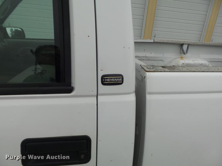image for item DD7205 1998 Chevrolet Cheyenne 3500 pickup truck