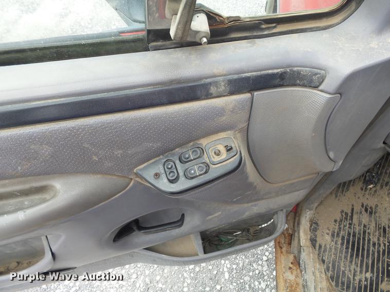 image for item DD7207 1997 Ford F250 HD XLT pickup truck