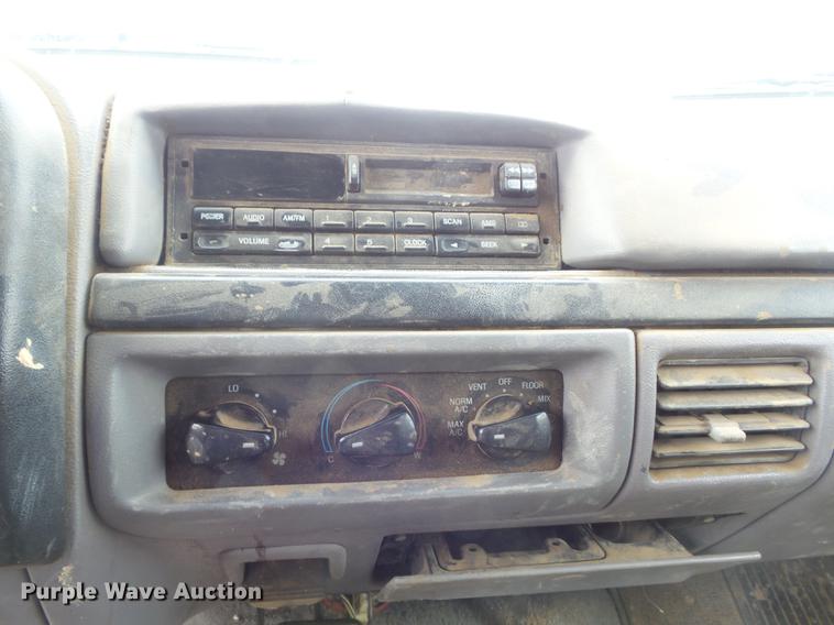 image for item DD7207 1997 Ford F250 HD XLT pickup truck