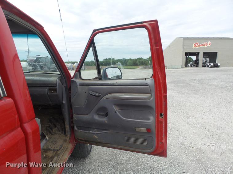 image for item DD7207 1997 Ford F250 HD XLT pickup truck