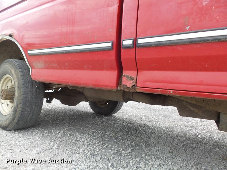 image for item DD7207 1997 Ford F250 HD XLT pickup truck