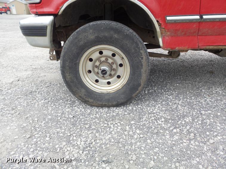 image for item DD7207 1997 Ford F250 HD XLT pickup truck