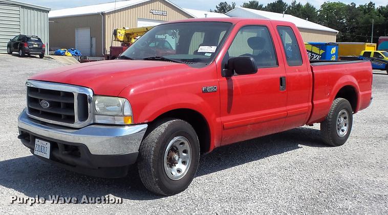 image for item DD7208 2003 Ford F250 Super Duty XLT SuperCab pickup truck