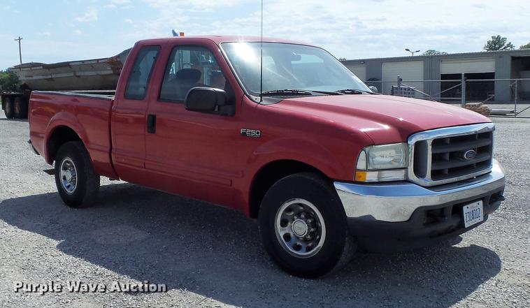 image for item DD7208 2003 Ford F250 Super Duty XLT SuperCab pickup truck