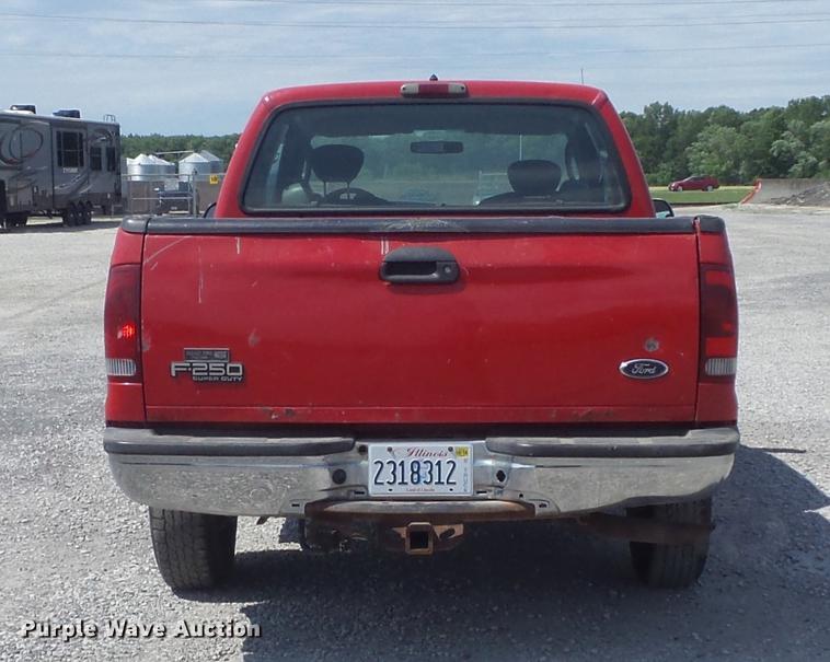 image for item DD7208 2003 Ford F250 Super Duty XLT SuperCab pickup truck