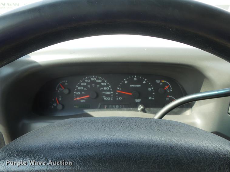 image for item DD7208 2003 Ford F250 Super Duty XLT SuperCab pickup truck