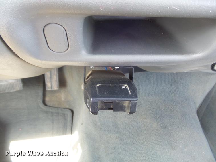 image for item DD7208 2003 Ford F250 Super Duty XLT SuperCab pickup truck