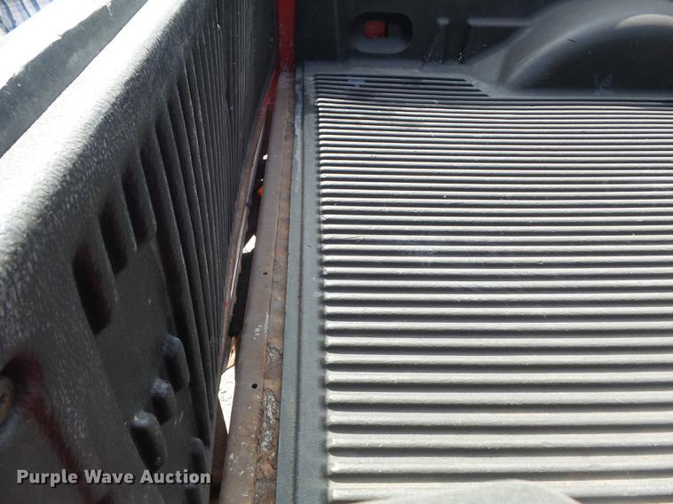 image for item DD7208 2003 Ford F250 Super Duty XLT SuperCab pickup truck