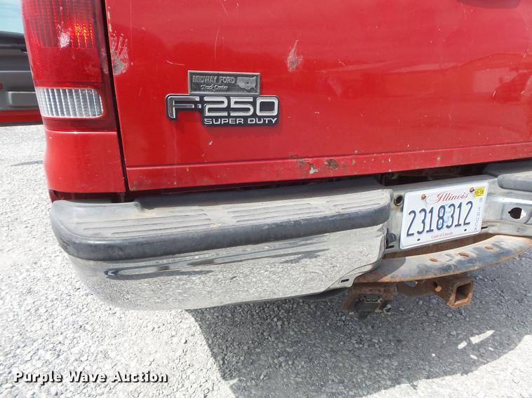 image for item DD7208 2003 Ford F250 Super Duty XLT SuperCab pickup truck